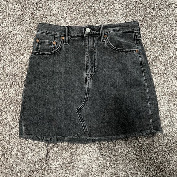 LEVIS HIGH RISE CHARCOAL DENIM SKIRT SIZE 28 - Picture 11 of 12